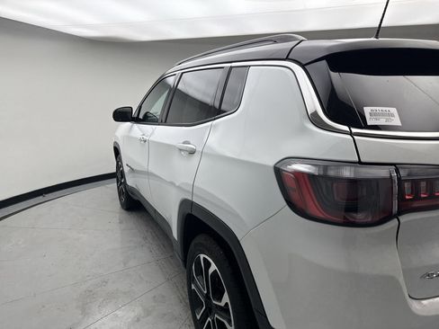 Used 2023 Jeep Compass Limited image 3