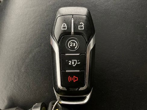 Used 2015 Ford F150 Platinum w/ Equipment Group 701A Luxury image 33