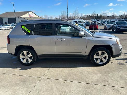 Used 2014 Jeep Compass Latitude image 4