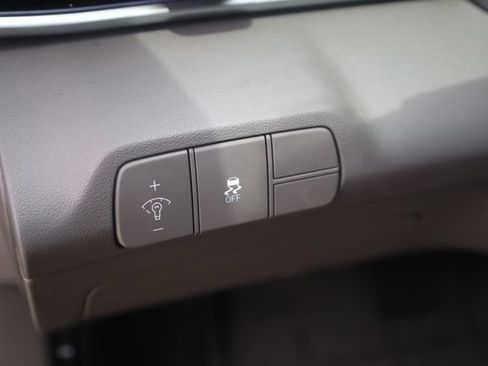Certified 2025 Hyundai Elantra SEL FWD image 10