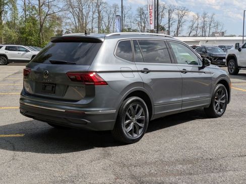 Used 2023 Volkswagen Tiguan SE AWD/4WD image 7