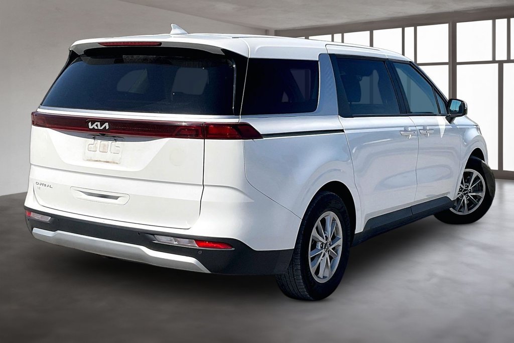 Used 2024 Kia Carnival LX FWD image 6
