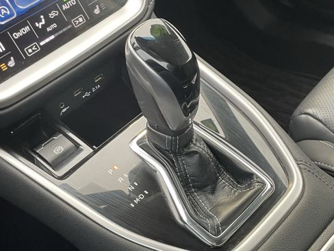 Used 2020 Subaru Outback Limited image 23