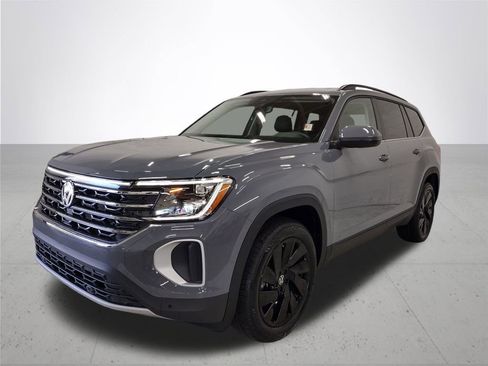 New 2026 Volkswagen Atlas SE image 2