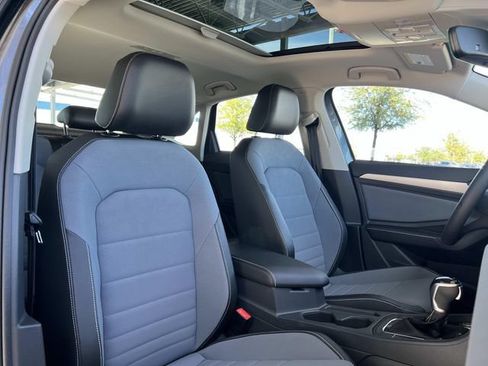 New 2026 Volkswagen Jetta SE FWD image 24