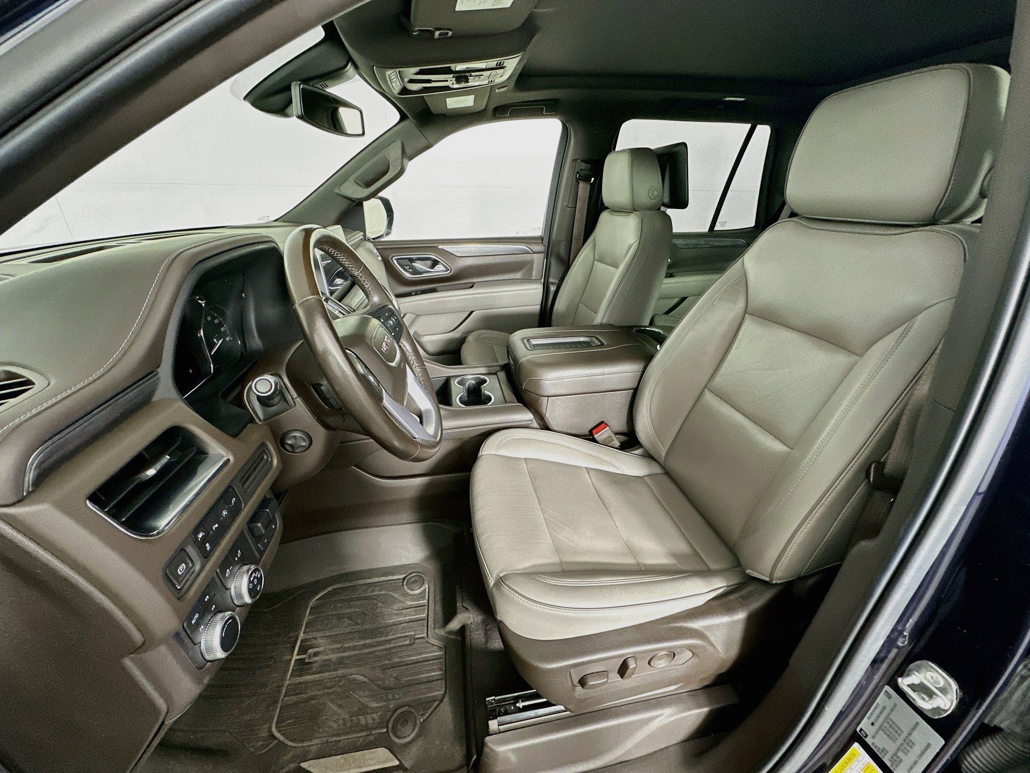 Used 2021 GMC Yukon SLT w/ SLT Luxury Plus Package AWD/4WD image 13