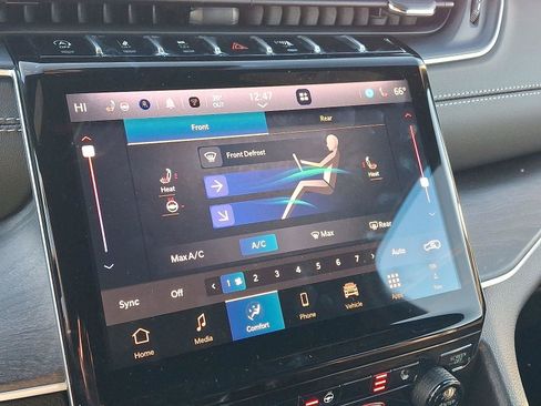 Used 2025 Jeep Grand Cherokee L Limited w/ Black Appearance Package image 16