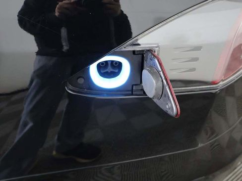 Used 2018 Tesla Model S 75D image 17