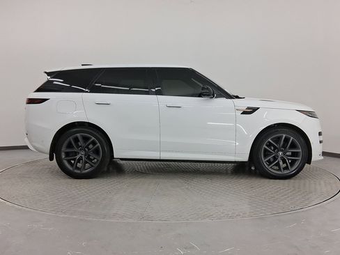 Used 2023 Land Rover Range Rover Sport SE Dynamic image 8