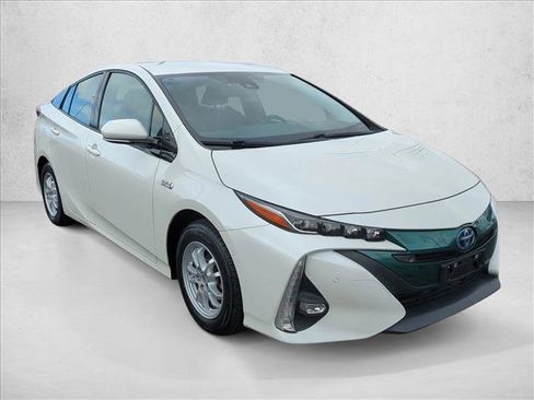 Used 2017 Toyota Prius Prime Advanced image 3