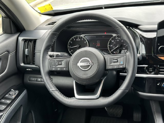 Certified 2025 Nissan Pathfinder SL FWD image 26
