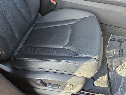 Used 2023 Audi Q8 Premium Plus w/ Premium Plus Package image 38