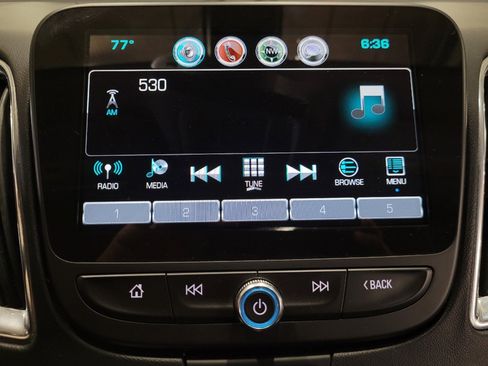 Used 2018 Chevrolet Malibu LT FWD image 25