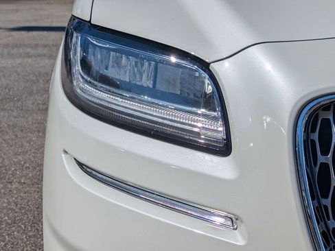 Used 2022 Lincoln Nautilus FWD image 10