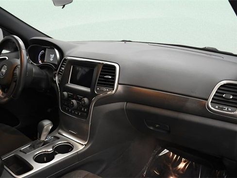 Used 2018 Jeep Grand Cherokee Laredo image 20