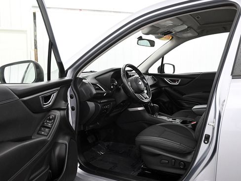 Used 2021 Subaru Forester Premium image 3