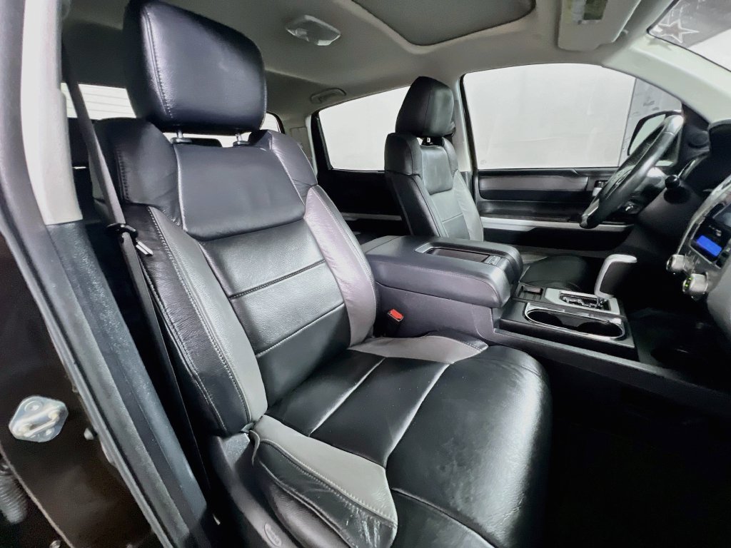 Used 2020 Toyota Tundra Limited w/ Limited Premium Package RWD image 29