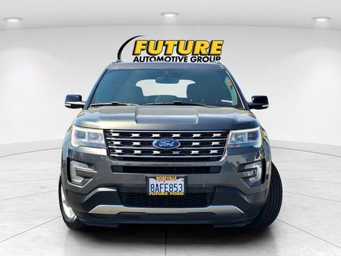 Used 2017 Ford Explorer XLT w/ Equipment Group 202A AWD/4WD image 2