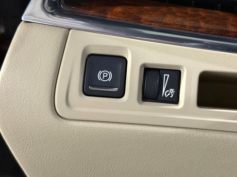 Used 2017 Cadillac XT5 Luxury w/ Driver Awareness Package image 28