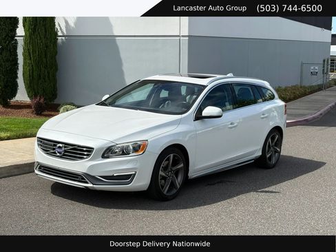 Used 2015 Volvo V60 T5 Platinum FWD image 1