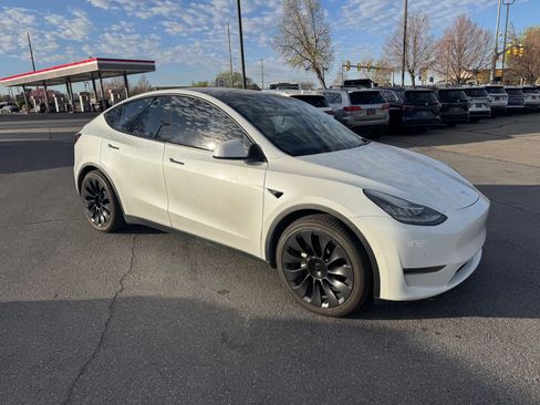 Used 2020 Tesla Model Y Long Range image 7