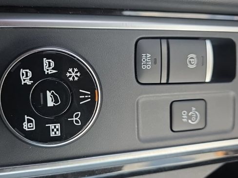 Used 2025 Nissan Pathfinder SV AWD/4WD image 23