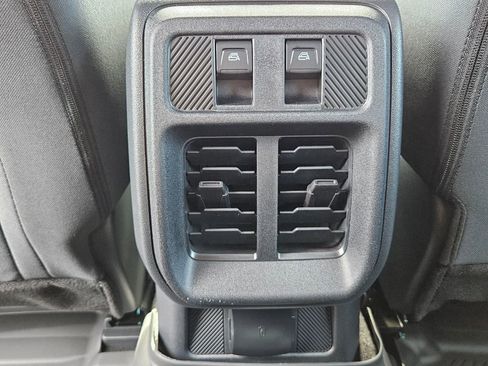 New 2025 Ford Bronco 4-Door image 9