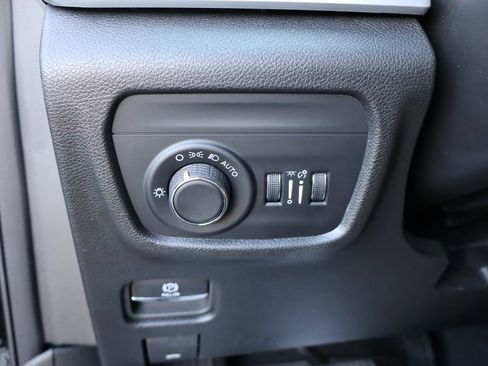 Used 2025 Jeep Grand Cherokee L Altitude AWD/4WD image 14
