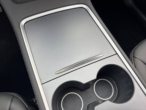 Used 2023 Tesla Model Y Long Range image 15