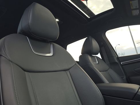 Used 2023 Hyundai Santa Cruz Limited image 16