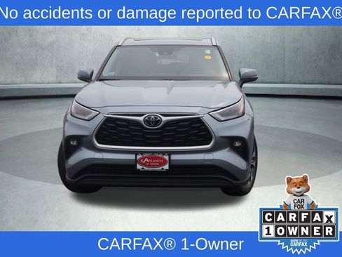 Used 2023 Toyota Highlander XLE AWD/4WD image 2