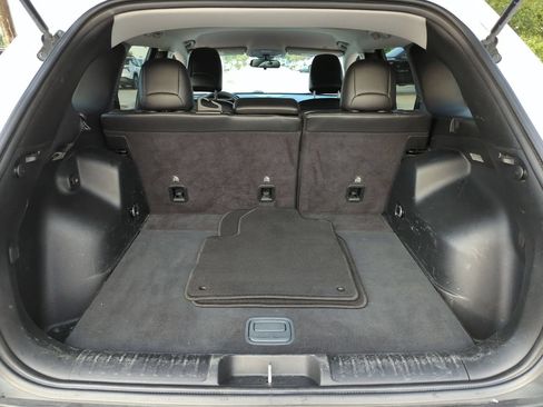 Used 2020 Jeep Cherokee Latitude Plus FWD image 21