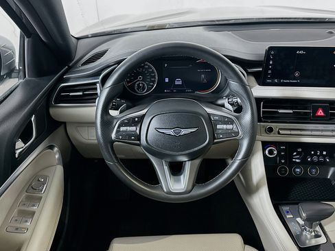 Used 2025 Genesis G70 2.5T image 18