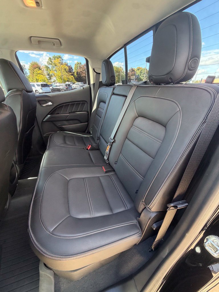 Used 2022 GMC Canyon Denali w/ Denali Black Edition Package AWD/4WD image 10