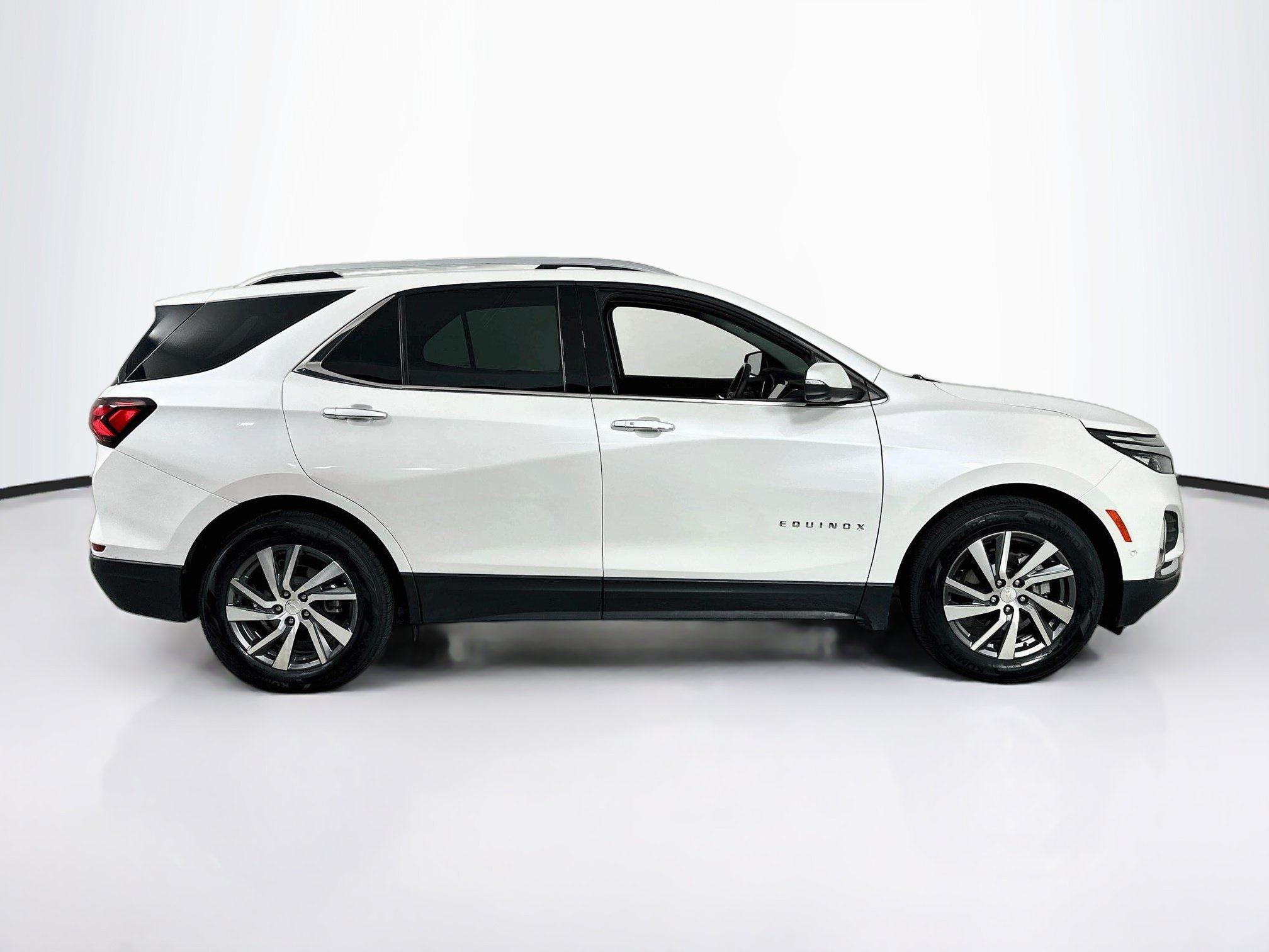 Used 2022 Chevrolet Equinox Premier FWD image 4