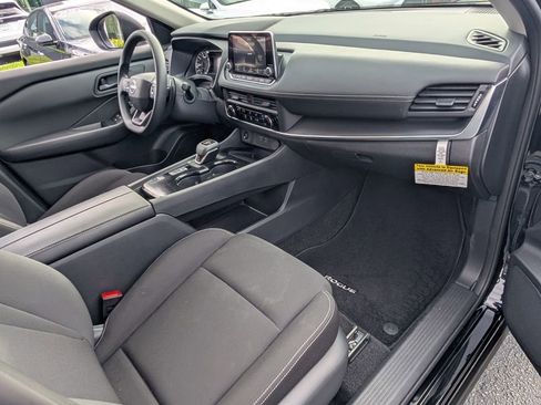 Certified 2025 Nissan Rogue S FWD image 15