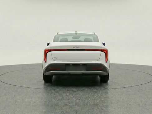 Used 2025 Kia K4 LXS image 7