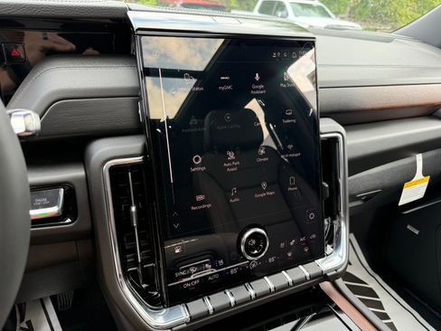 New 2026 GMC Yukon Denali w/ Denali Reserve Package AWD/4WD image 34