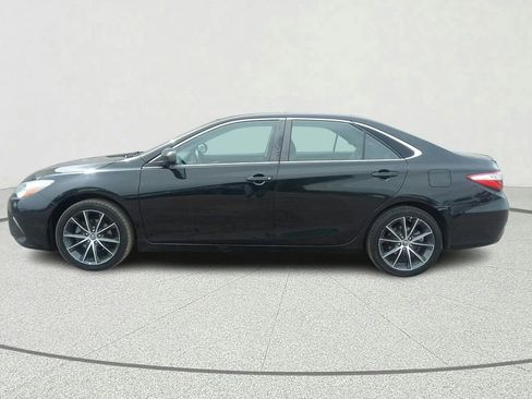 Used 2016 Toyota Camry XSE w/ Moonroof Package FWD image 4