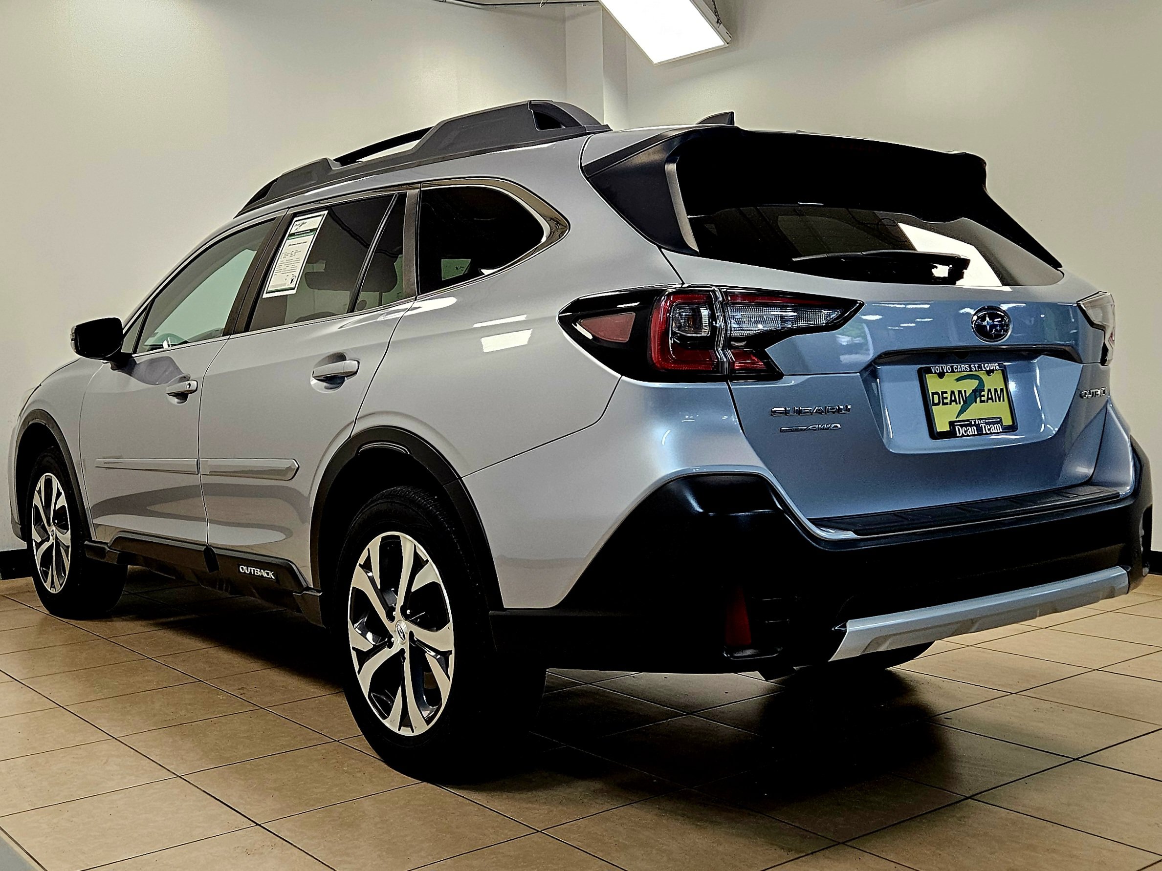 Used 2020 Subaru Outback Limited AWD/4WD image 6