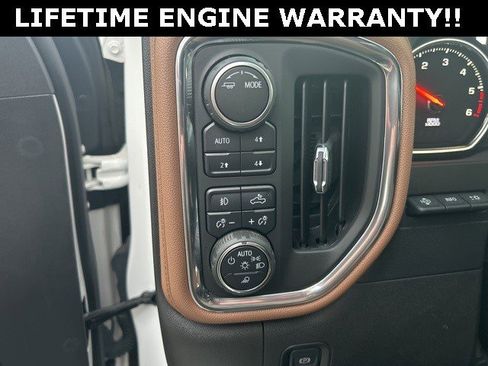 Certified 2022 Chevrolet Silverado 1500 High Country w/ Technology Package image 11