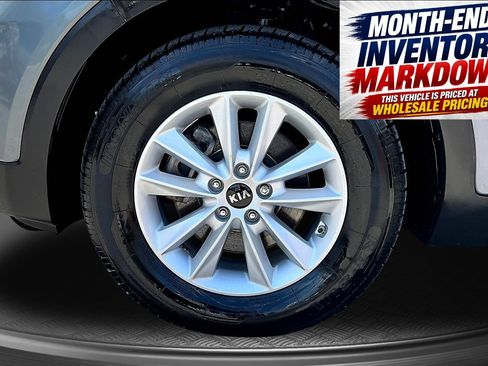 Used 2020 Kia Sorento LX FWD image 31