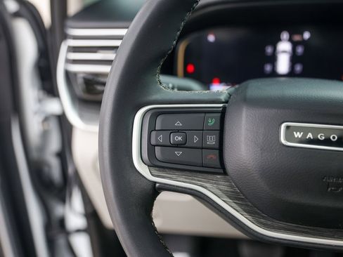 Used 2022 Jeep Wagoneer Series III w/ Premium Group I image 16