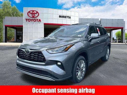 New 2026 Toyota Highlander Platinum AWD/4WD image 23