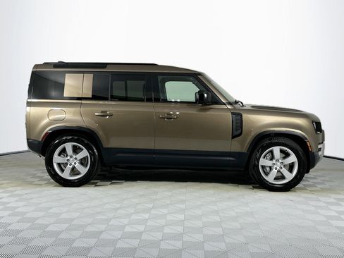 Used 2025 Land Rover Defender 110 S AWD/4WD image 4