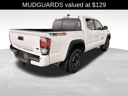 Used 2020 Toyota Tacoma TRD Off-Road w/ Technology Package AWD/4WD image 6