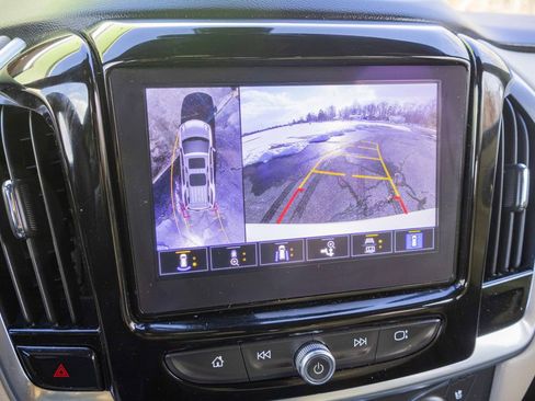 Used 2022 Chevrolet Traverse Premier image 21