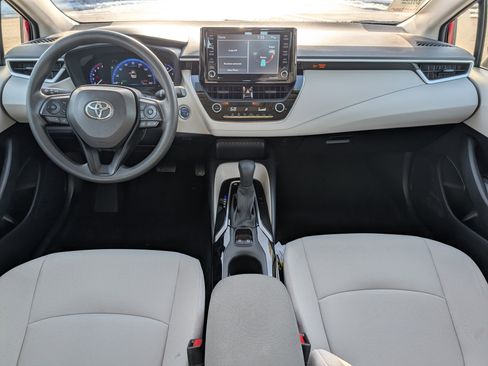 Used 2022 Toyota Corolla LE image 10