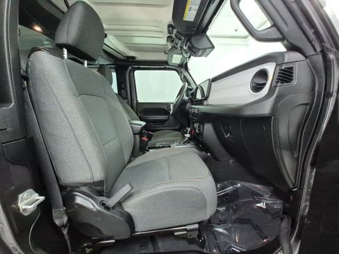 Used 2024 Jeep Wrangler Sport AWD/4WD image 24