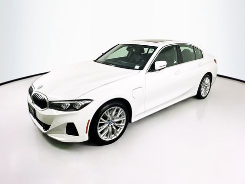 Used 2024 BMW 330e 330e image 4